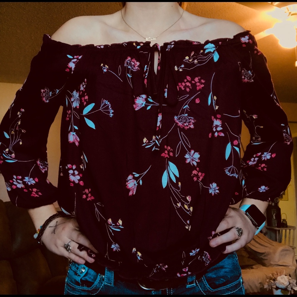 🌹 off the shoulder blouse🌹